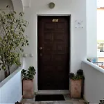 5 Minutes Walk From The * אלבופיירה