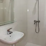 5 Minutes Walk From The דירה אלבופיירה