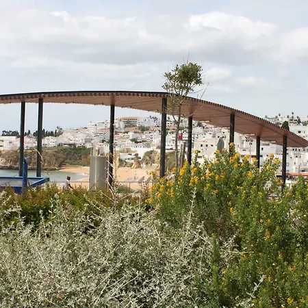 5 Minutes Walk From The Apartamento
