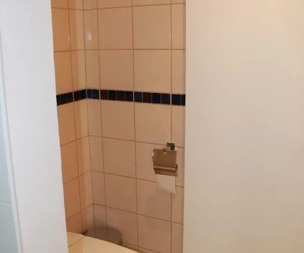 5 Minutes Walk From The Lägenhet *