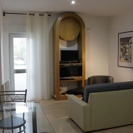 Apartment 5 Minutes Walk From The Albufeira