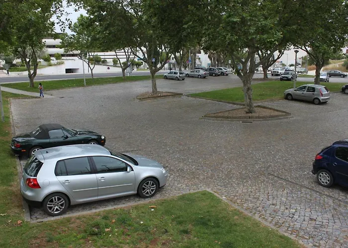 5 Minutes Walk From The Appartement